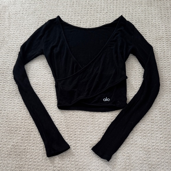 ALO Yoga Tops - ALO Yoga Women's Black Long Sleeve Wrap Top